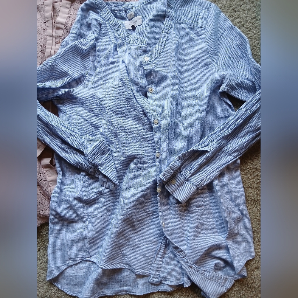 Loft Set of 2 Button Down Shirts - Picture 6 of 6